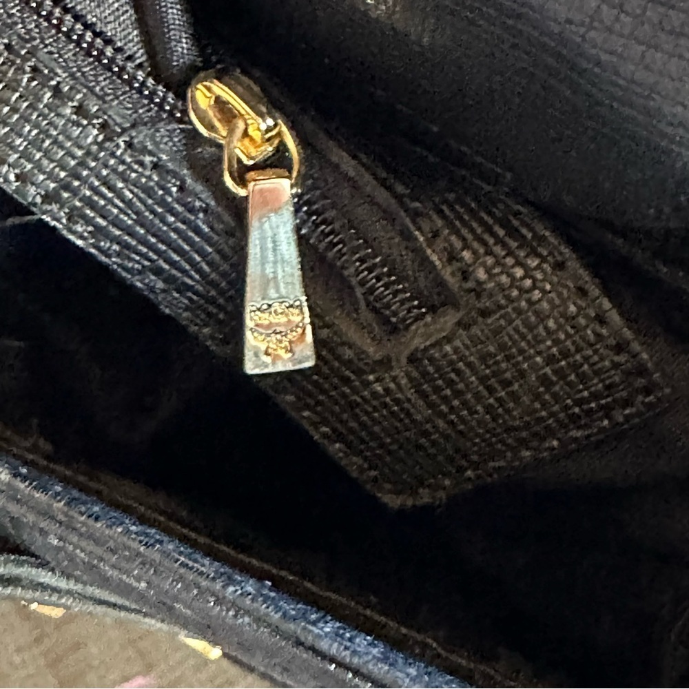 🔥Authentic Vintage MCM Small Black Saffiano  Leather Tote Bag/ Flap Closure 🔥 - Picture 12 of 13